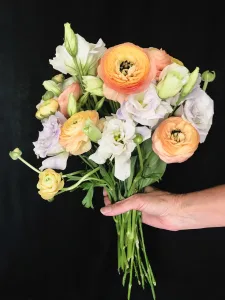 Il n&rsquo;y a rien de plus évocateur et émouvant qu&rsquo;un bouquet de fleurs fraîches. Un fleuriste de quartier offre un éventail d&rsquo;émotions à portée de main avec une sélection unique de fleurs et de compositions florales. Découvrez comment un fleuriste [&hellip;]