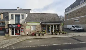 La Fontaine Aux Fleurs à Saint-Coulomb